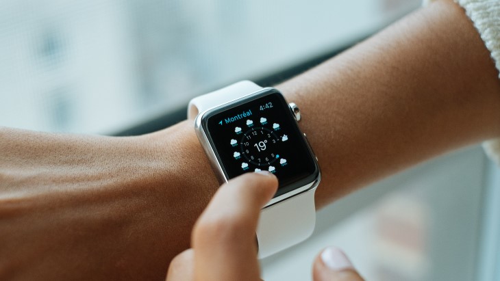 Laras dengan Zaman, Ganti Status Pemakai Jam Kinetik ke Jam Digital
