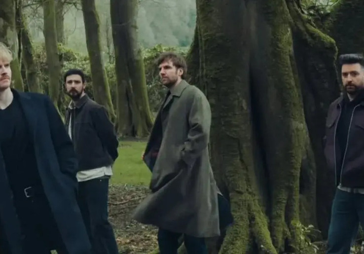 Lirik Lengkap dan Makna Nostalgia Lagu “We Were Only Young” dari Kodaline