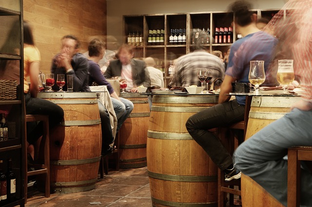 Berkumpul dan 'Hangout' di Bar, Kenapa Tidak?