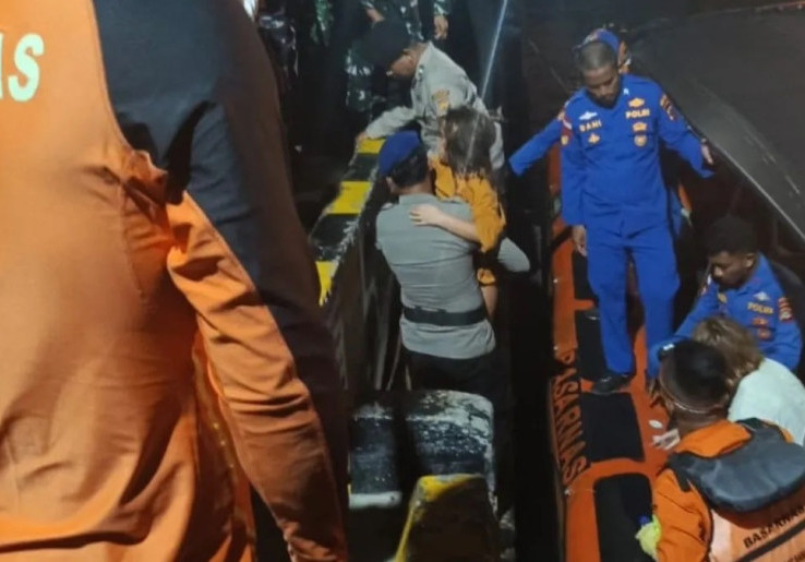 Dihantam Gelombang Tinggi, Kapal Wisata Tenggelam di Labuan Bajo