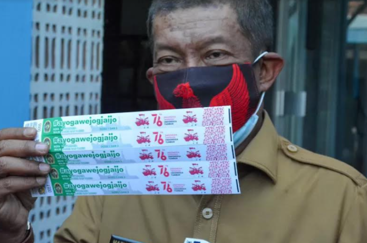 Permudah Identifikasi, Pemkot Yogyakarta Bagikan Gelang Vaksinasi ke Warga