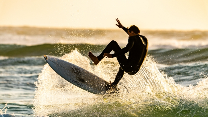 Surfing, Kegiatan Menyenangkan nan Menyehatkan
