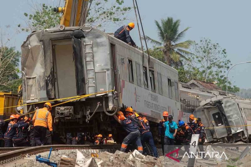 KA Argo Semeru Anjlok, KAI Lakukan Investigasi