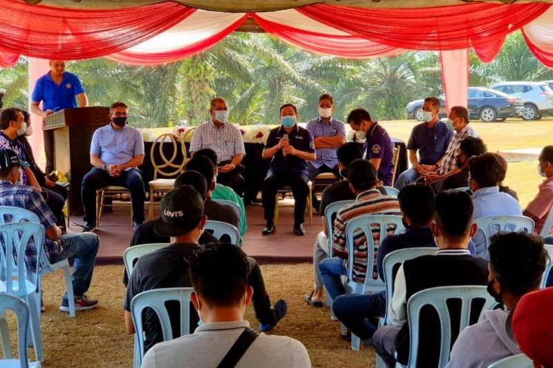 KJRI Johor Baru Layani Urusan Penerbitan Paspor di Ladang Sawit