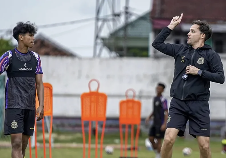 Tidak Ada Sinyal Perpisahan, Bhayangkara FC Umumkan Berakhirnya Kerja Sama dengan Paul Munster, Tunjuk Oscar Bruzon Barreras