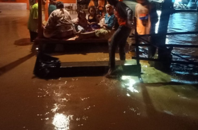 Air Bercampur Lumpur Turun dari Bukit, KEK Mandalika Banjir Semeter