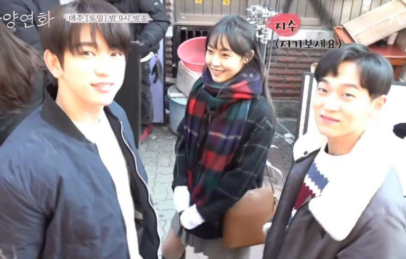Momen aktab para pemain (Foto: Soompi)