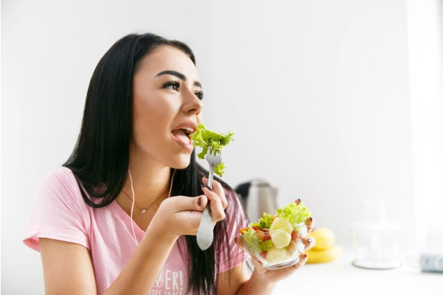 Bayam vs Daun Kelor: Mana yang Lebih Bagus?
