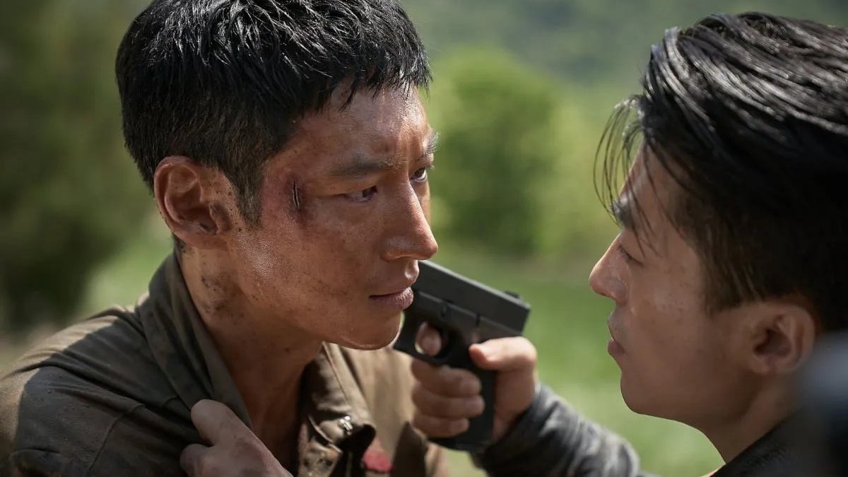 Dibintangi Lee Je-hoon dan Koo Kyo-hwan, Film 'Escape' Laris Manis di Korea