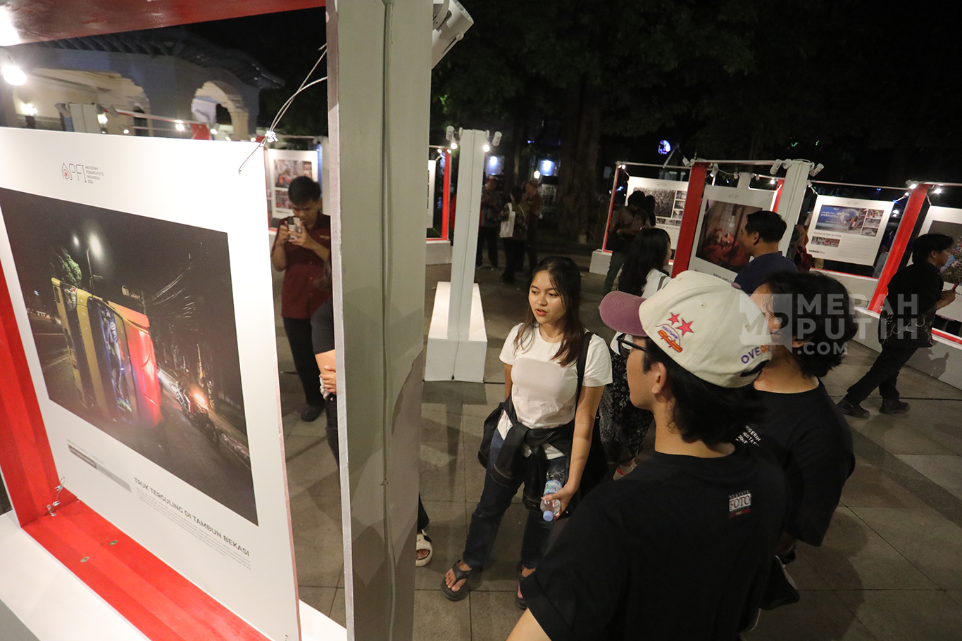 Menilik Pameran Foto Pemenang Anugerah Pewarta Foto Indonesia 2025 di Loji Gandrung