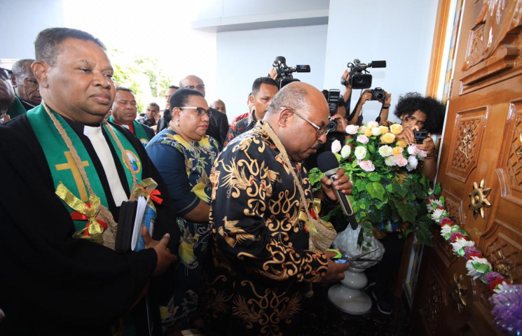 Merasa Dilangkahi, Lukas Enambe Adukan Penunjukan Plh ke Jokowi