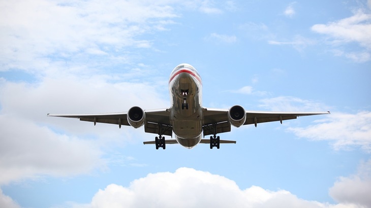 Tips Menghilangkan Aviophobia, Rasa Takut Naik Pesawat