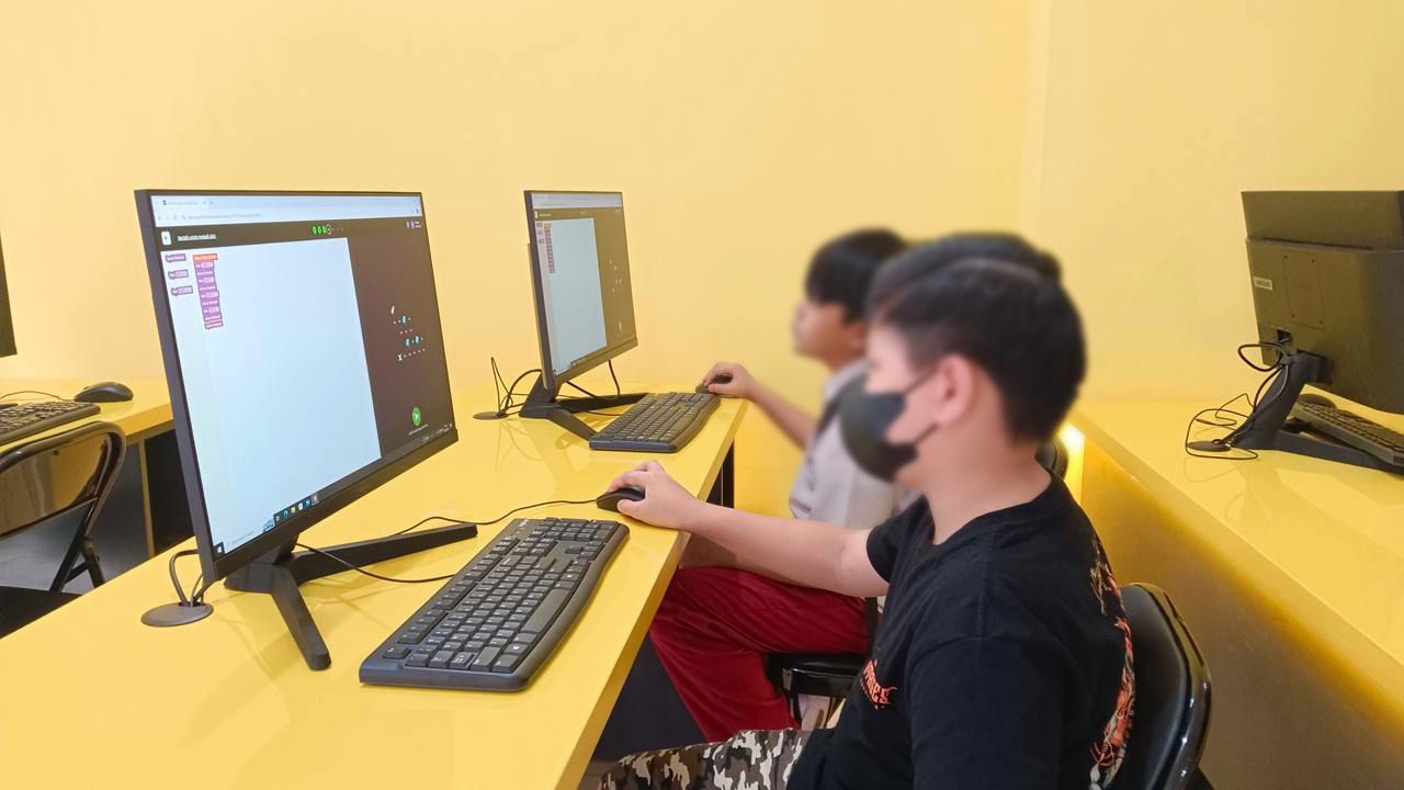 Belajar Pemrograman Sekaligus Problem Solving di Algorithmics