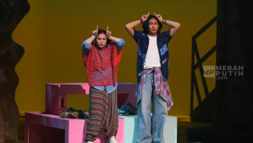 Aksi Kugy & Keenan Merangkai Mimpi dalam Pementasan Musikal Perahu Kertas di Jakarta