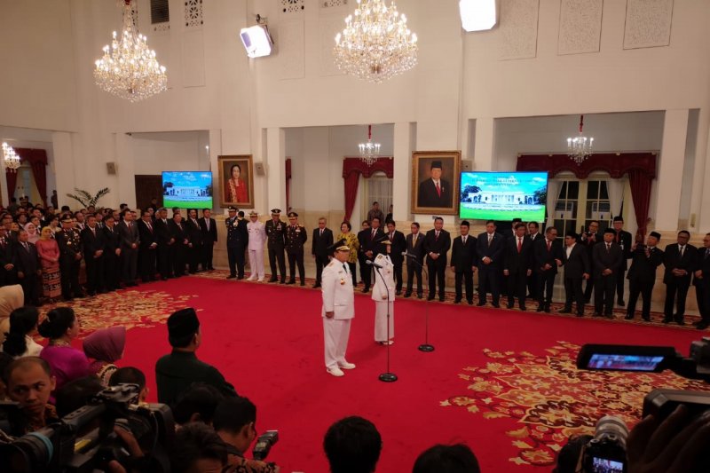 Habis Dilantik Jokowi, 3 Gubernur Langsung Dibawa ke KPK