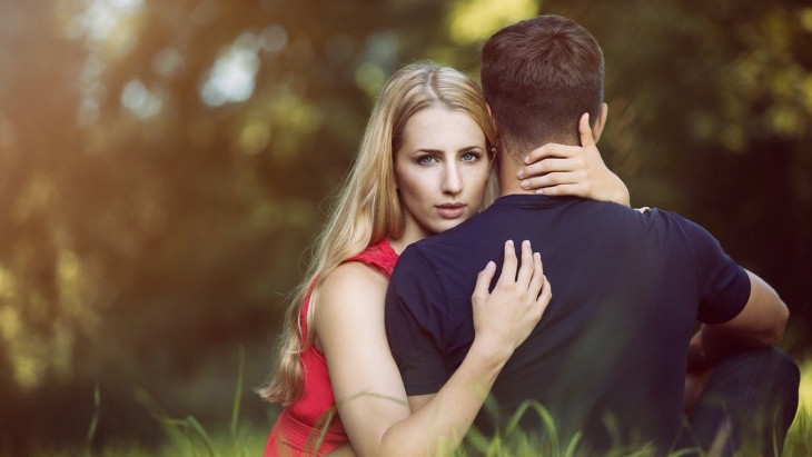 Hati-Hati, Gestur Romantis ini Ternyata Berbahaya