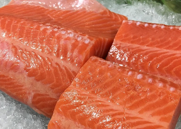 Ikan Salmon (Instagram @salmon.indie)