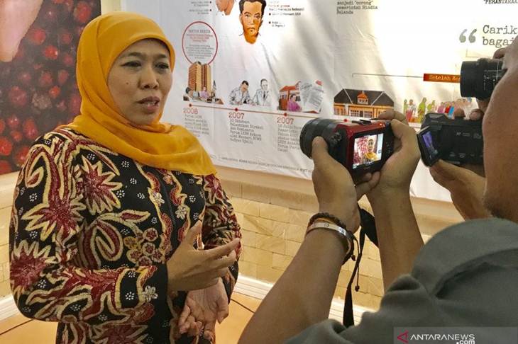 Gubernur Jawa Timur Khofifah Indar Parawansa ketika memberikan keterangan pers beberapa waktu lalu. (ANTARA/Fiqih Arfani)
