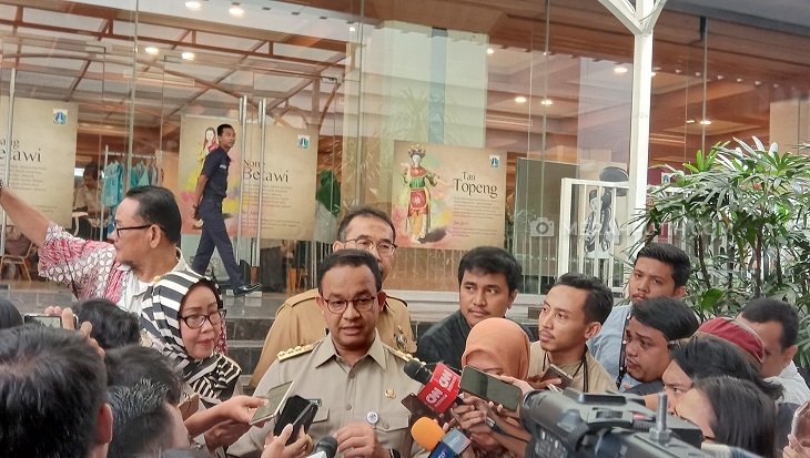 Anies Izinkan PKL Berjualan di Trotoar, Koalisi Pejalan Kaki: Landasan Hukumnya Apa?
