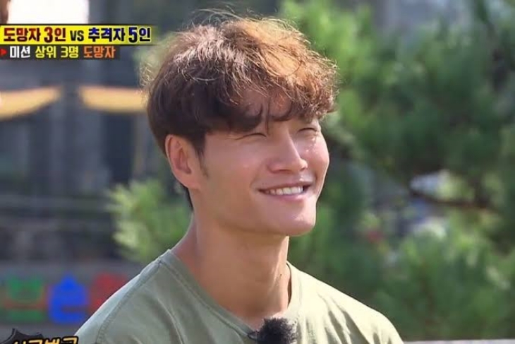 Kim Jong-kook idap skoliosis (Foto: Soompi)