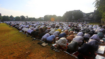 Ribuan Umat Muslim Muhammadiyah Shalat Idul Fitri 1 Syawal 1447 H di Lapangan Sepak Bola Rempoa