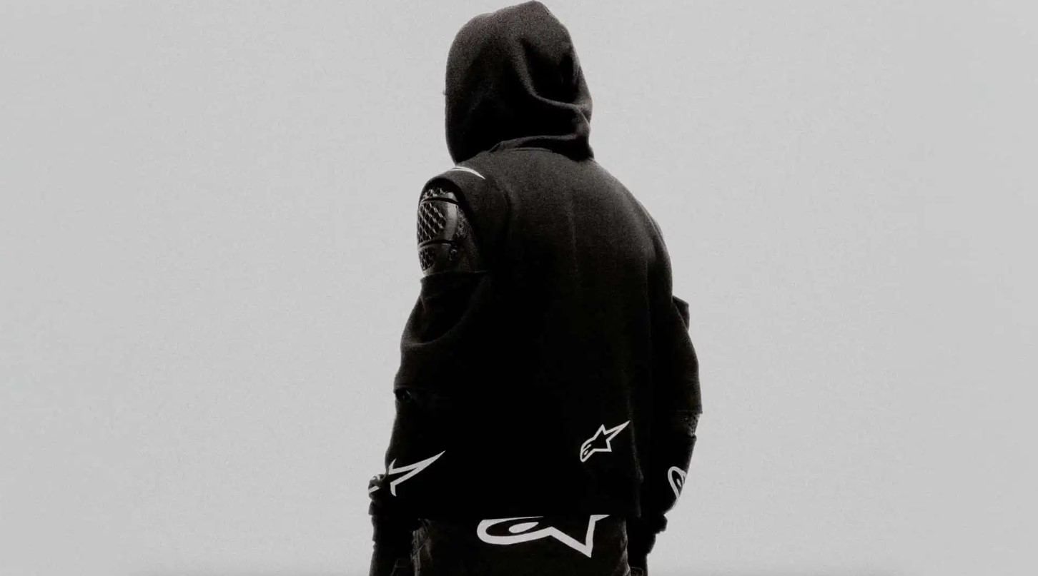 Sunmori Aman Ala Street Wear dengan Alpinestars x Balenciaga