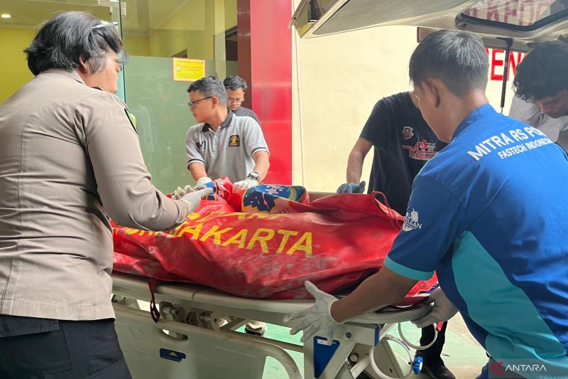 RS Polri Serahkan 7 Jenazah Korban Kebakaran Toko Drone ke Keluarga