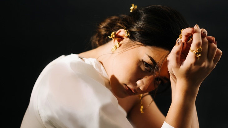 Bawa Nuansa Pop Ballad, Tiara Effendy Lepas 'Jika Bisa Kulupa'