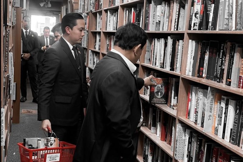 Kegiatan Rutin, Presiden Prabowo Sempatkan ke Toko Buku di Sela Kunjungan Kerja di AS