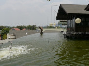 Ademnya Makan dengan Suasana Kampung di Serpong
