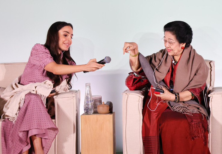 Megawati Ingatkan Perempuan Jangan Terjebak Dilema Palsu Cita-Cita Vs Rumah