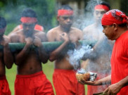 Bambu Gila dari Maluku, Permainan Ekstrem Tradisional Sarat Nuansa Mistis