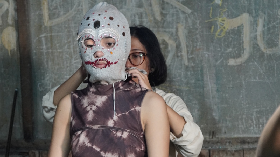 Visualisasi Tegas .Feast untuk 'Konsekuens' 