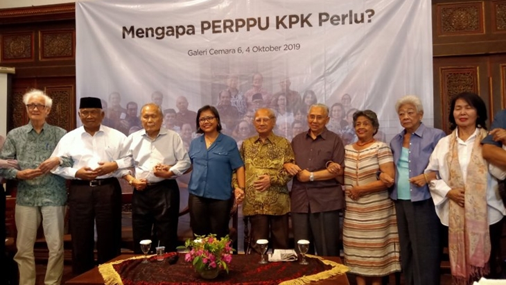 Sejumlah tokoh senior nasional menggelar jumpa pers mendukung Presiden RI Jokowi segera menerbitkan Perpu KPK di Jakarta, Jumat (4-10-2019). ANTARA/Fathur Rochman