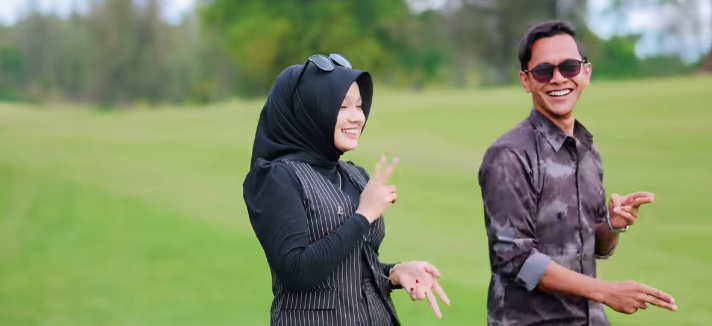 Lirik lagu Dek Aroel Tia Monika lengkap dengan makna