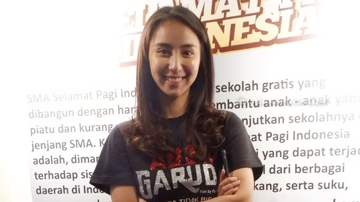Main Film di Prancis, Clairine Clay Bawa 50 Sambal Ulek Sachet