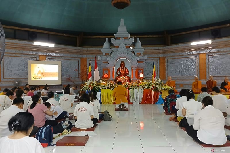 Waisak Momentum Umat Buddha Cabut 3 Akar Kejahatan Penderitaan Manusia