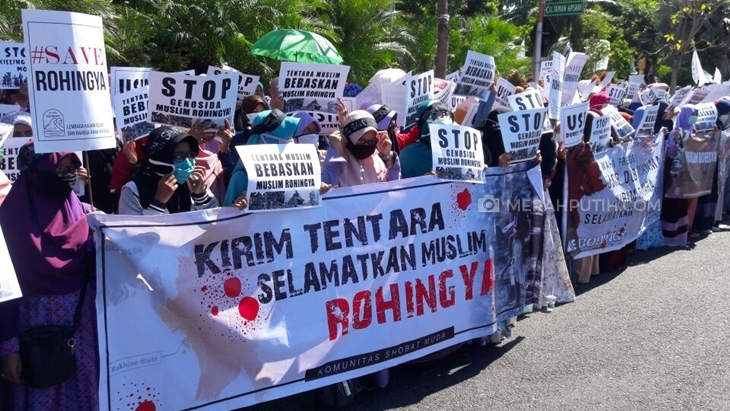 Usai Salat Gaib, Massa Peduli Rohingya Minta Negara Islam Kirim Tentara ke Myanmar