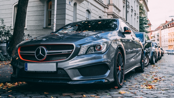 Mercedes tidak mengetahui adanya kerusakan material atau cedera pribadi akibat masalah tersebut. (Foto: Unsplash/gabriel sollmann)