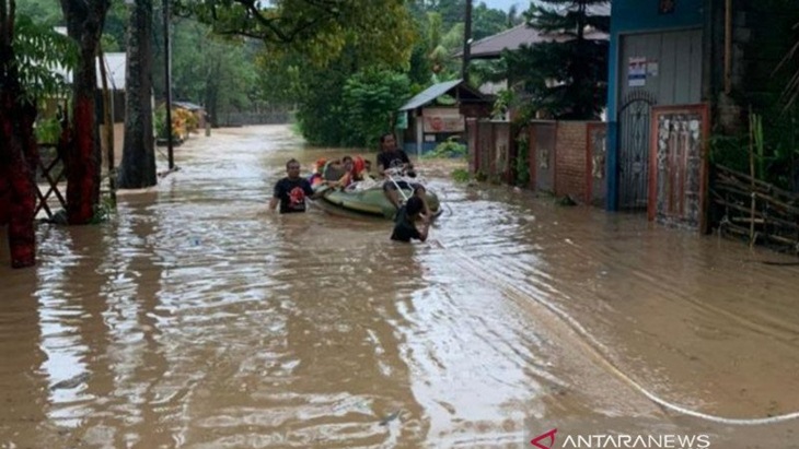 Enam Orang Tewas dan 500 Jiwa Mengungsi akibat Banjir-Longsor Manado