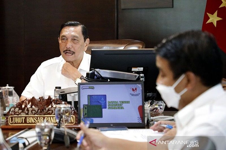 Illustration—Coordinating Minister for Maritime Affairs and Investment Luhut Binsar Pandjaitan attending a virtual coordination meeting to discuss infrastructure development in North Maluku on June 2, 2021. (ANTARA/HO-Kemenko Kemaritiman dan Investasi/pri)