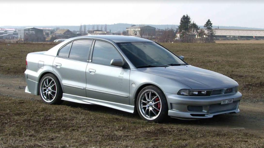 Mitsubishi Galant masih sangat garang (foto: wallpapersafari.com)