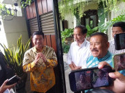 Manajer Persib dan Cawagub Jabar Temui Jokowi, Beri Jersei Nomor 7