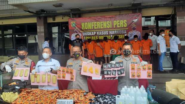 Polisi Sita 185 Kilogram Tembakau Sintesis