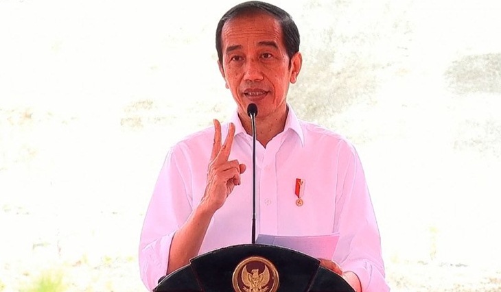 Tangkapan layar Presiden RI Joko Widodo saat meresmikan secara langsung beroperasinya Bendungan Tukul di Pacitan, Jawa Timur, Minggu. (Antara/Rangga Pandu Asmara Jingga)