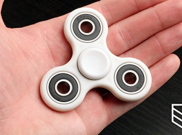 Tiga Manfaat Bermain Fidget Spinner 