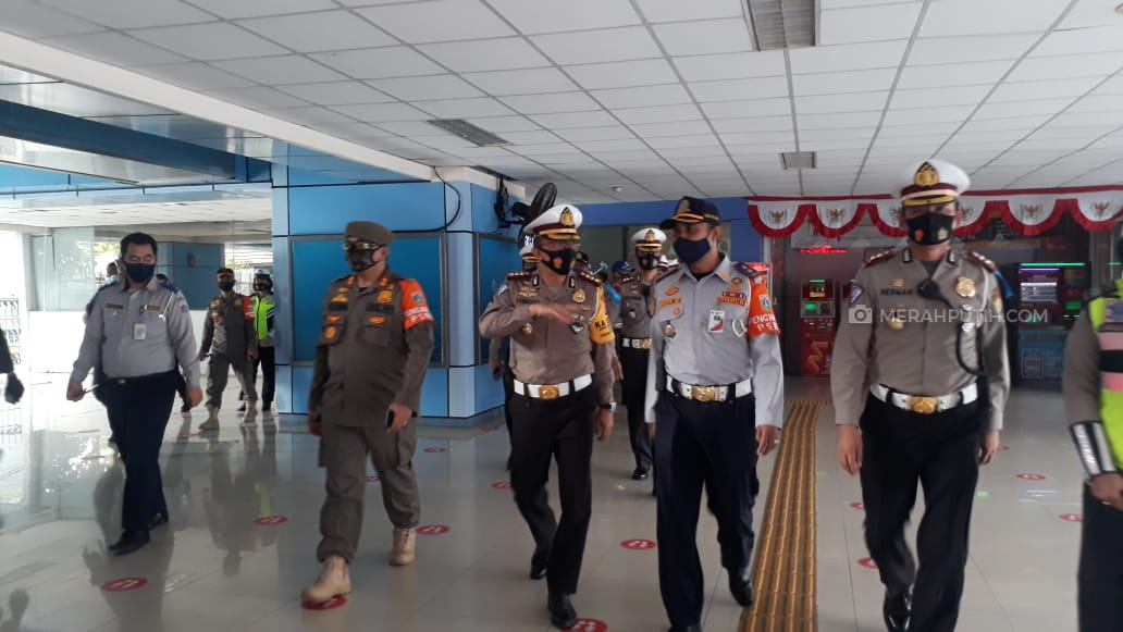 Sidak ke Stasiun dan Terminal, Dirlantas Polda Metro Soroti Protokol Kesehatan