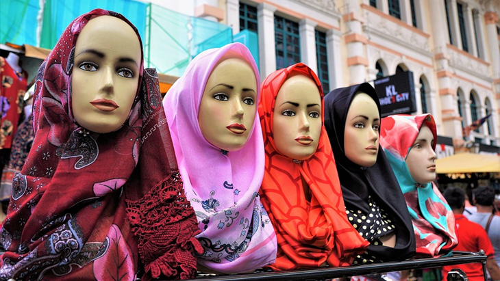 Merawat Baju Muslim Sesuai Jenis Bahan