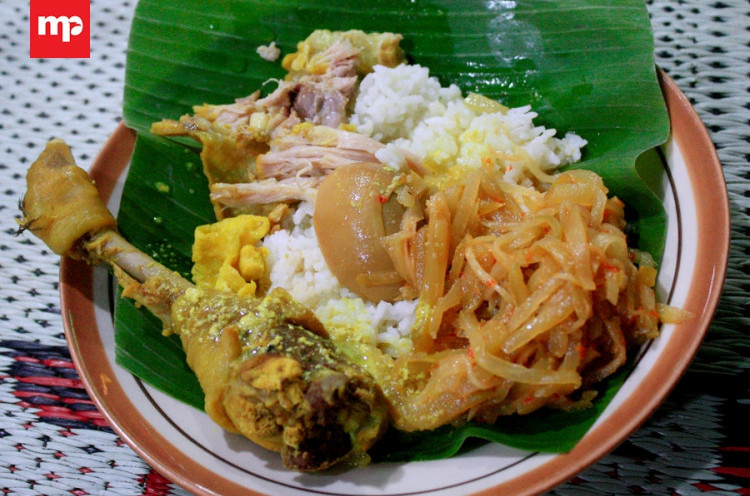Gurihnya Ayam dan Nasi Liwet Bu Widodo di Simpang 5 Semarang