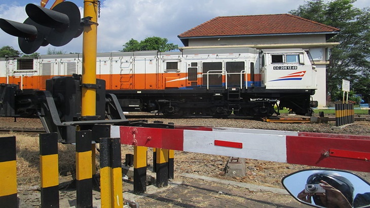 Perlintasan sebidang di Jawa Tengah